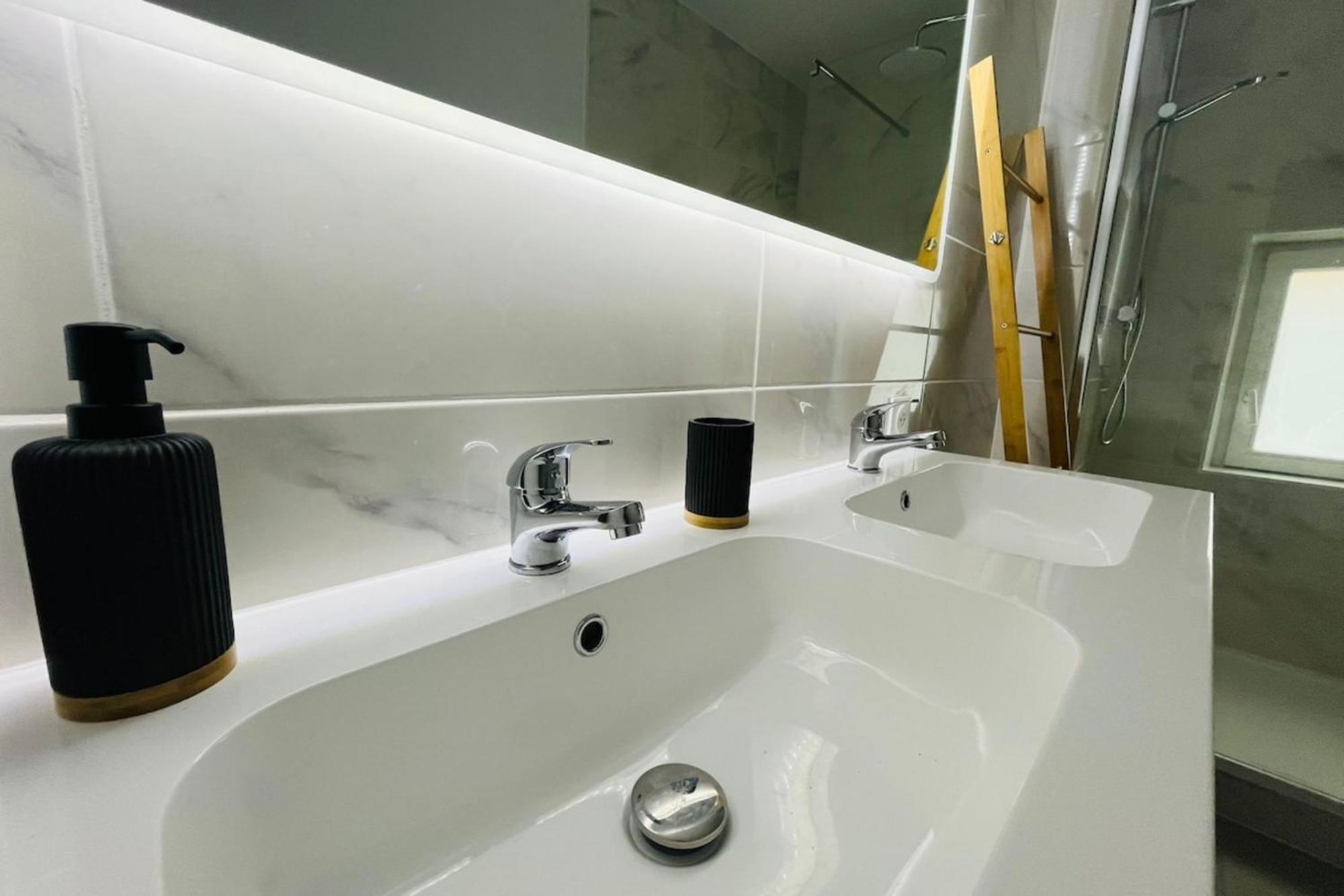 L'Horreum Appartement Proche Des Halles Wifi Narbonne Dış mekan fotoğraf